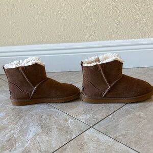 Lamo Chestnut Ankle Boots with Plush Lining